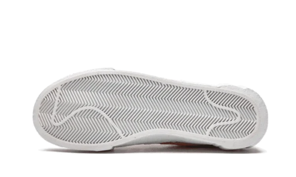 Nike Blazer Low Sacai White Magma Orange - obrazek 5
