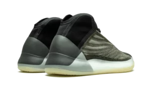 Yeezy QNTM Barium