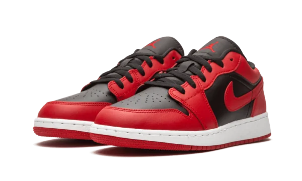 Air Jordan 1 Low Reverse Bred (GS) - obrazek 3